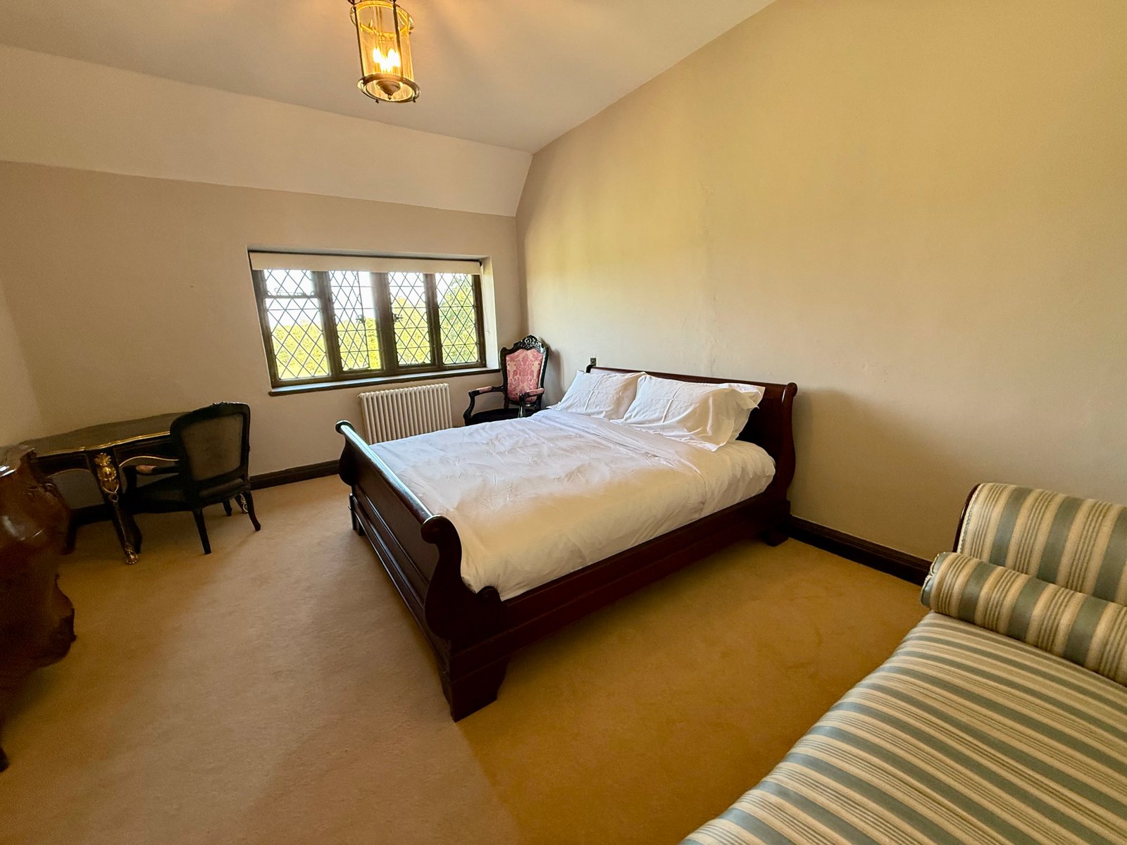 Tudor, room 109, at The Homestall Manor